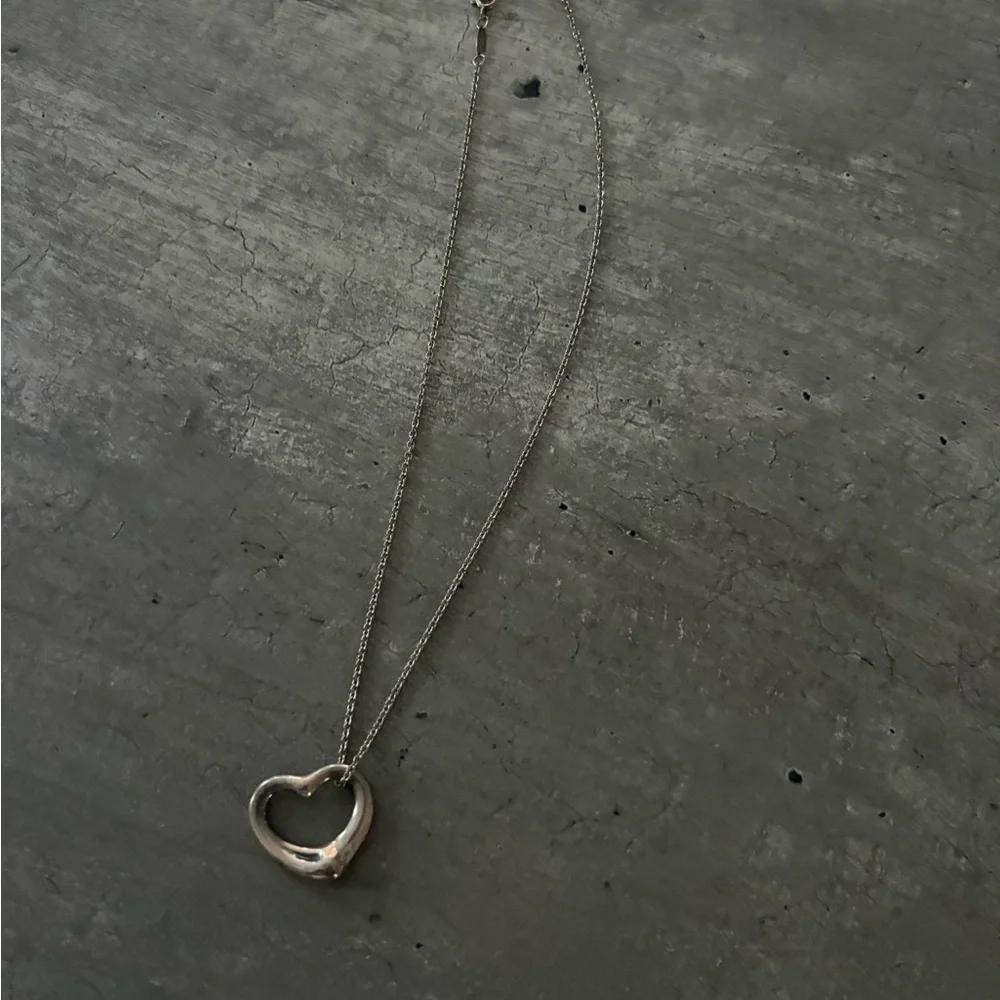 Tiffany & Co. Silver Open Heart Necklace. Elsa Peretti - Picture 4 of 5